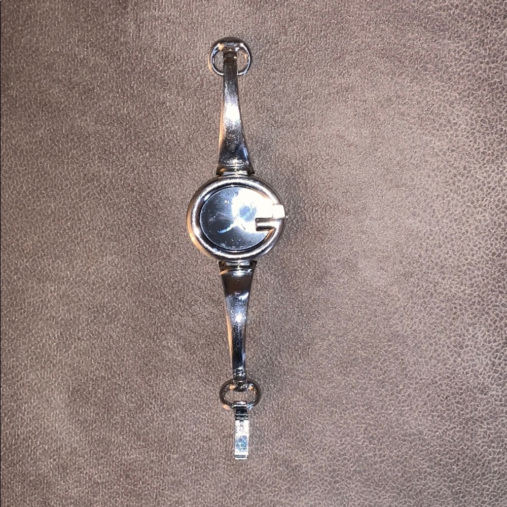 Gucci silver blue face watch - Picture 2 of 3